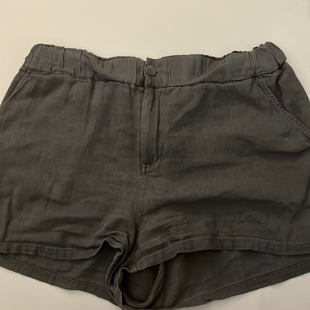 🌻 Grey Fabric High Waist Shorts